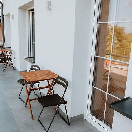 Noclegi Przy Stacji Nowy Dwor Mazowiecki Bagian luar foto