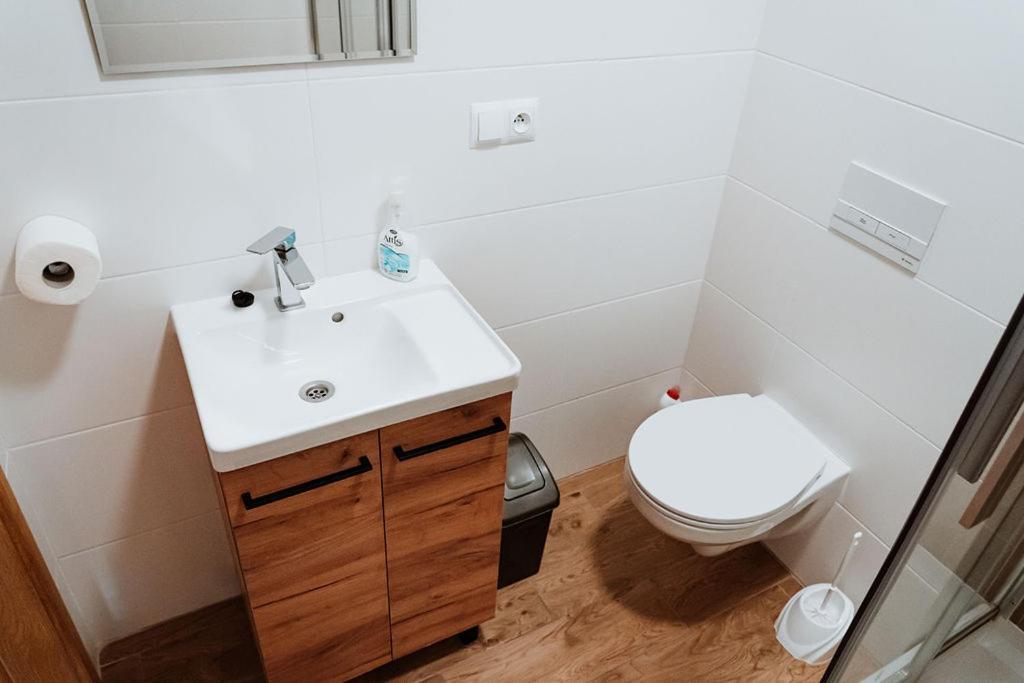 Noclegi Przy Stacji Nowy Dwor Mazowiecki Bagian luar foto