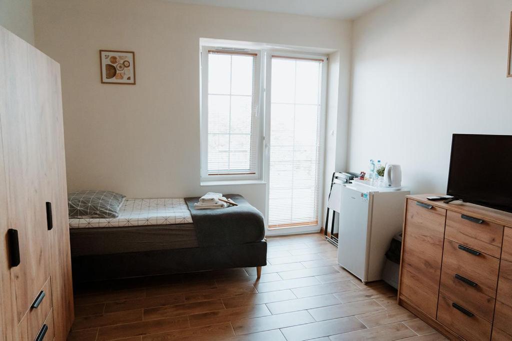 Noclegi Przy Stacji Nowy Dwor Mazowiecki Bagian luar foto